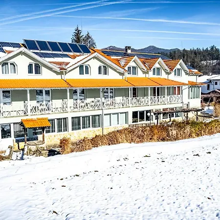 Hotel семеен 1876 Apriltsi (Lovech)