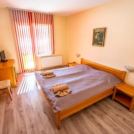 Hotel семеен 1876 Apriltsi (Lovech)