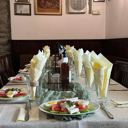 семеен 1876 酒店 2*