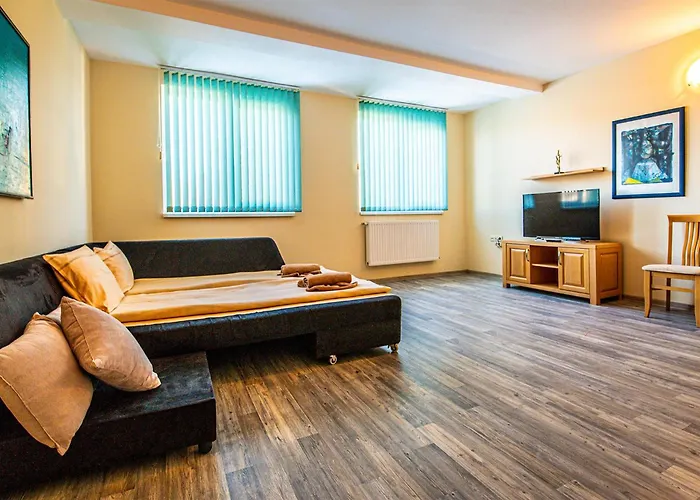 семеен 1876 酒店 阿普里尔齐