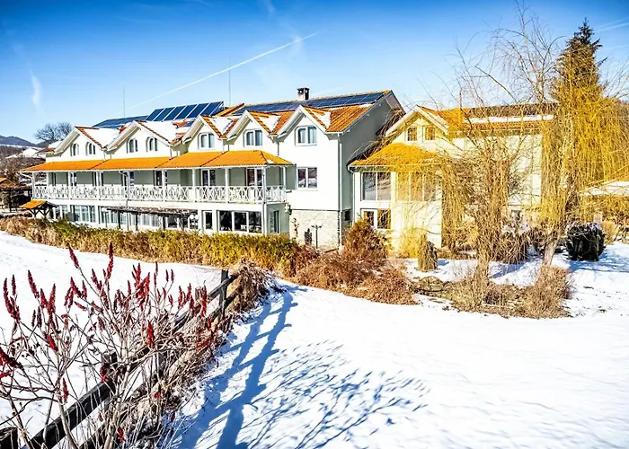 酒店 семеен 1876 阿普里尔齐